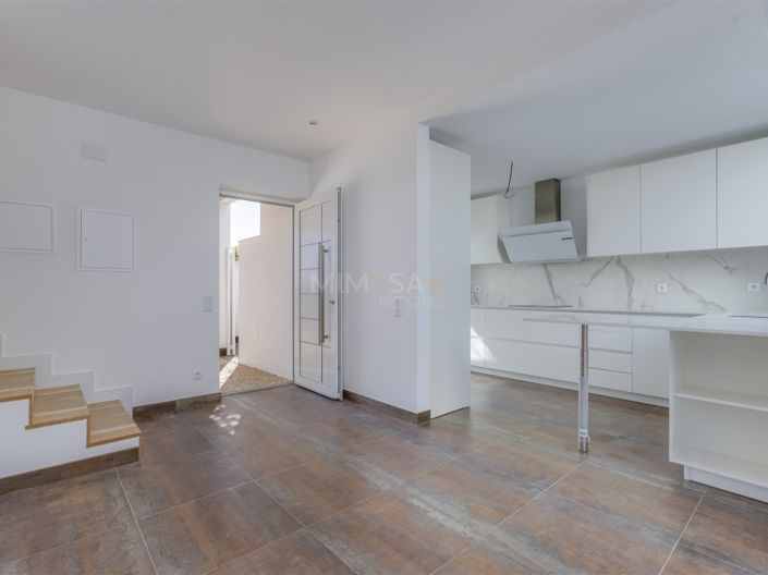 Image No.7-3 Bed House for sale