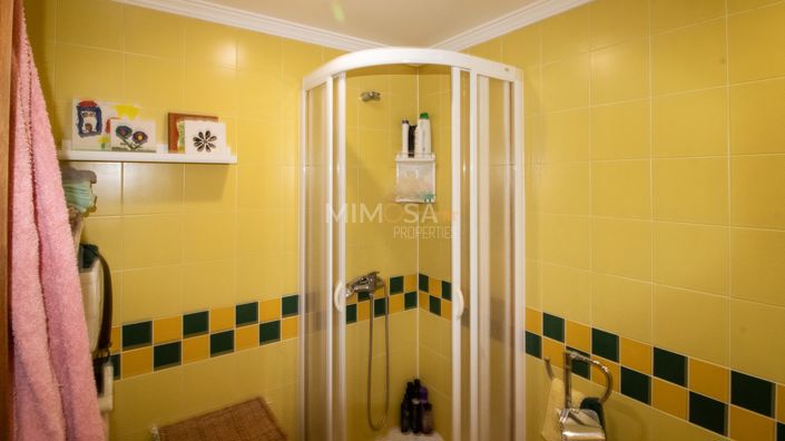 Image No.14-3 Bed Flat for sale