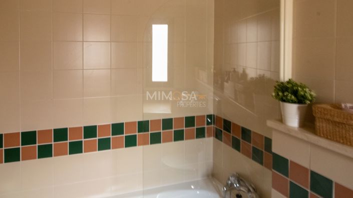 Image No.16-3 Bed Flat for sale