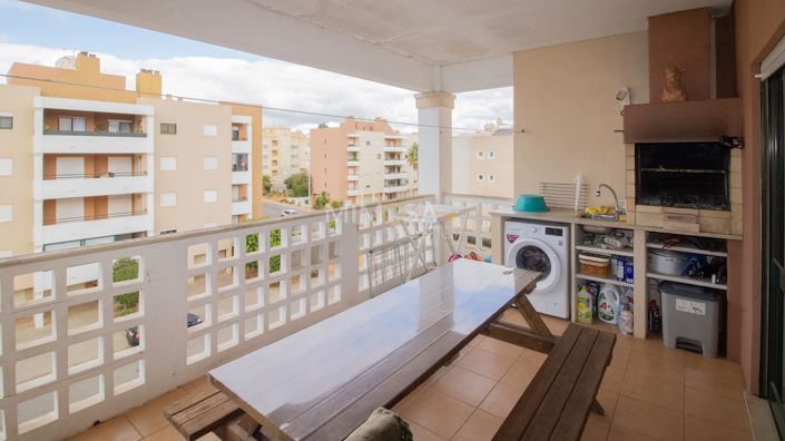 Image No.20-3 Bed Flat for sale