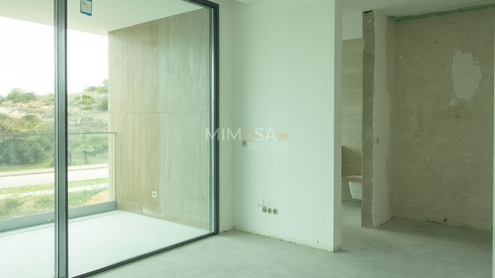 Image No.11-3 Bed Property for sale