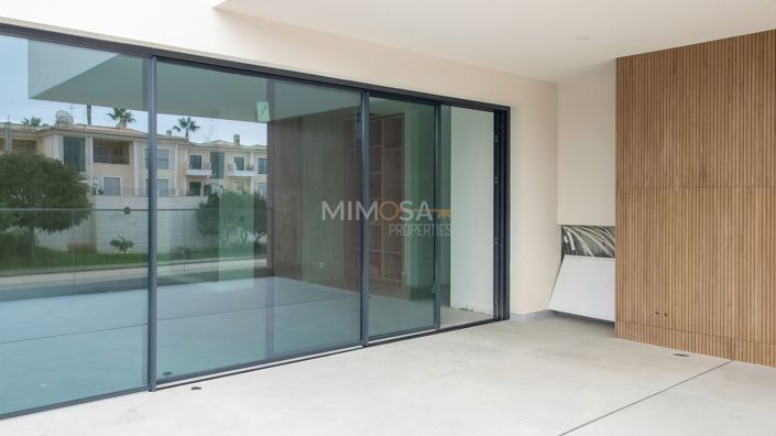 Image No.12-3 Bed Property for sale