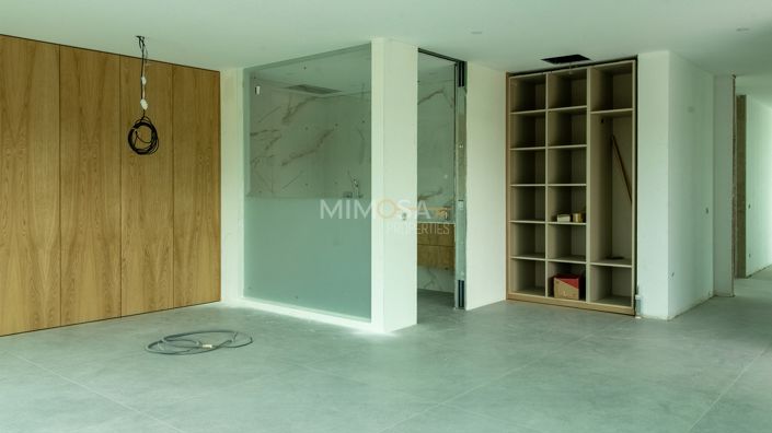 Image No.13-3 Bed Property for sale