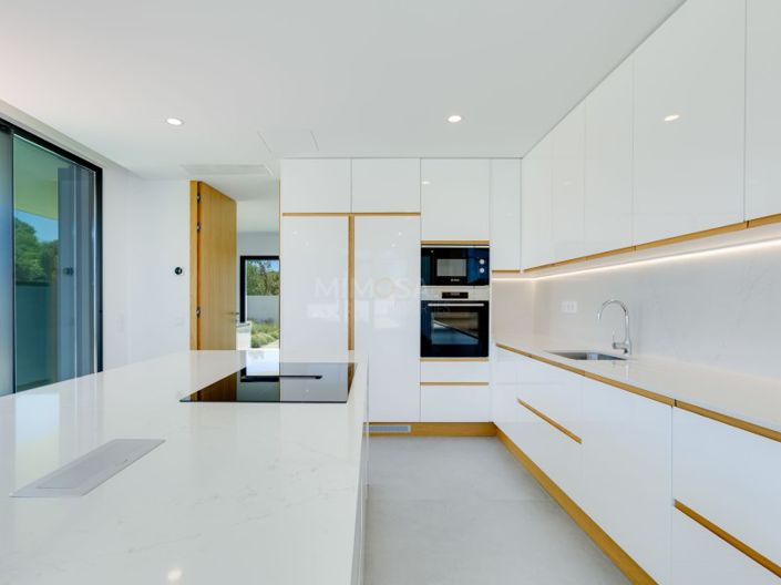 Image No.13-3 Bed House for sale