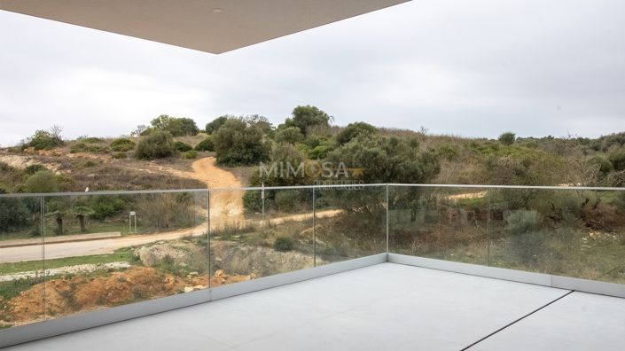 Image No.16-3 Bed Property for sale