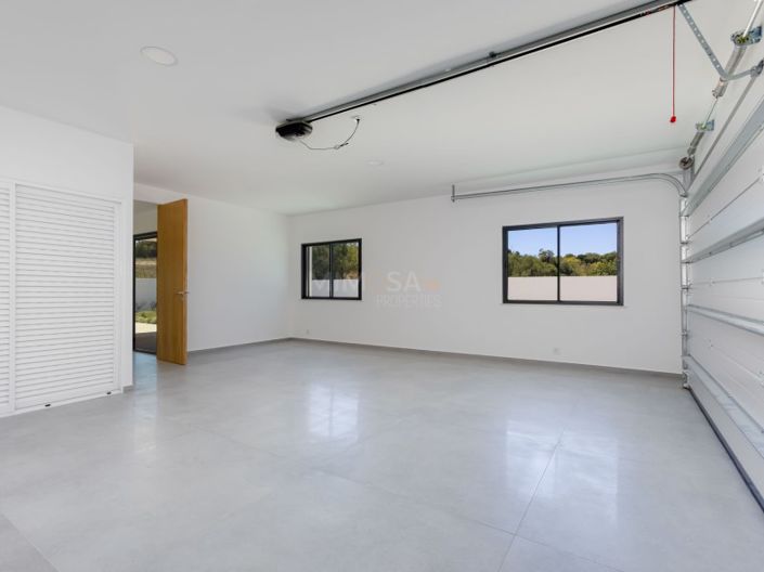 Image No.18-3 Bed House for sale