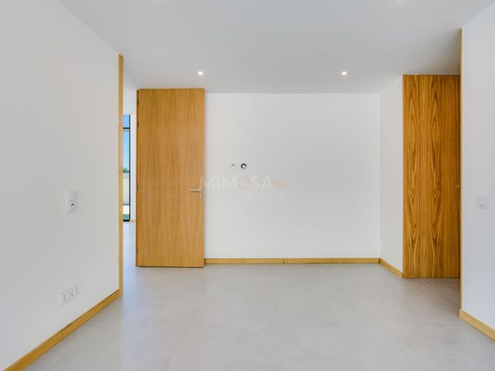Image No.22-3 Bed House for sale