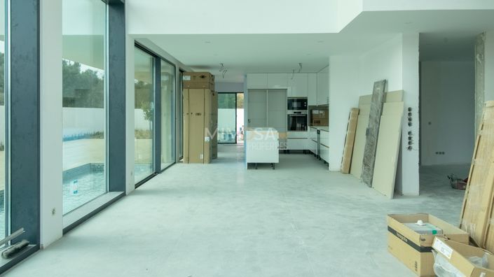 Image No.3-3 Bed Property for sale