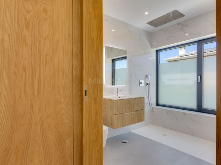 Image No.30-3 Bed House for sale