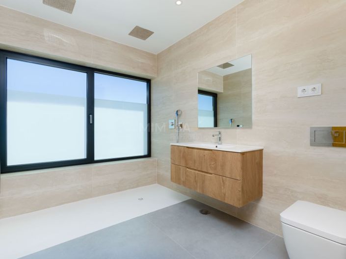 Image No.35-3 Bed House for sale