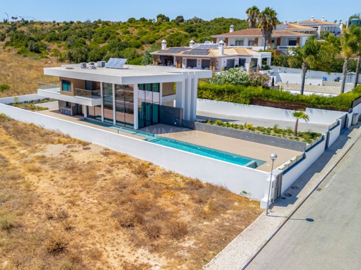 Image No.44-3 Bed House for sale