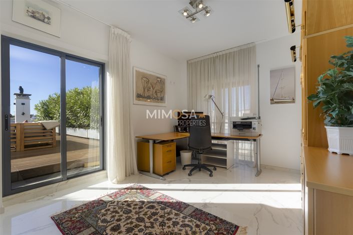 Image No.16-3 Bed Flat for sale