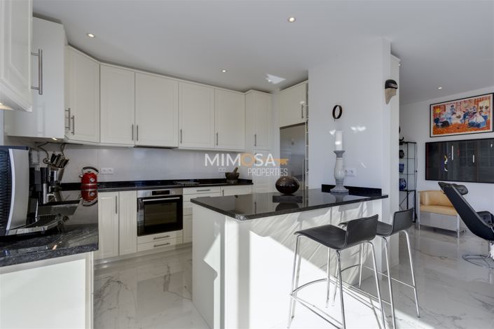 Image No.20-3 Bed Flat for sale