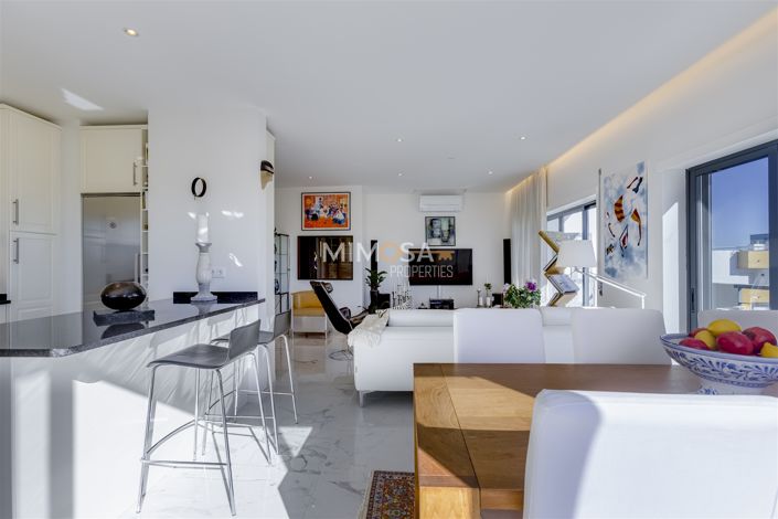 Image No.21-3 Bed Flat for sale