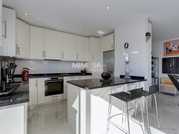 Image No.21-3 Bed Apartment for sale