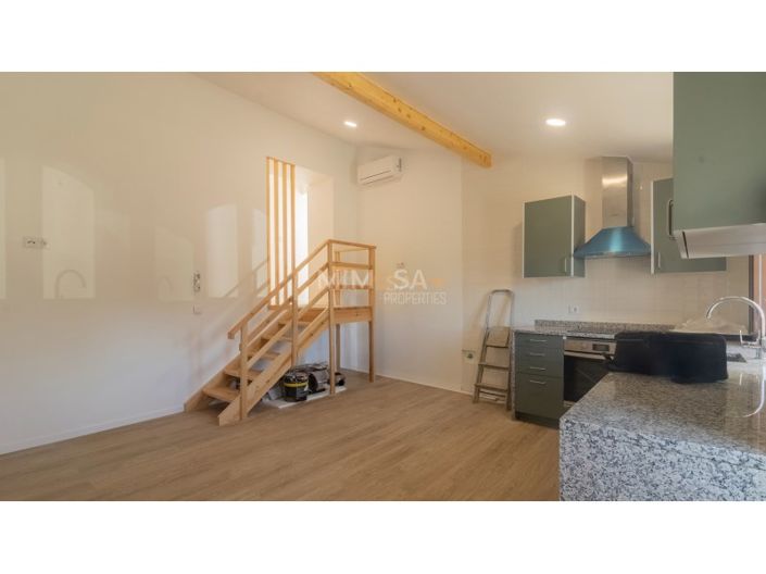 Image No.5-2 Bed House for sale