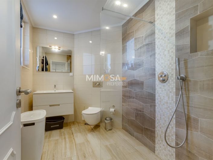 Image No.11-4 Bed House for sale