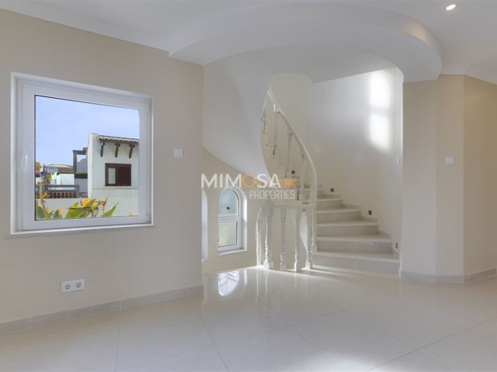 Image No.14-4 Bed House for sale