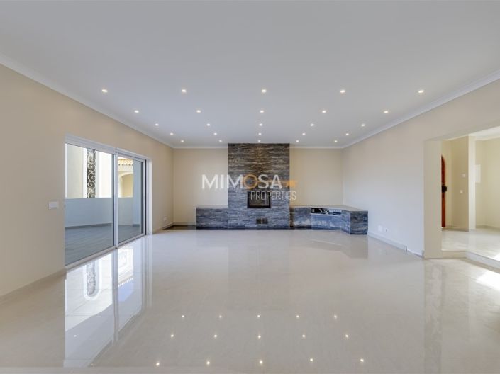 Image No.15-4 Bed House for sale