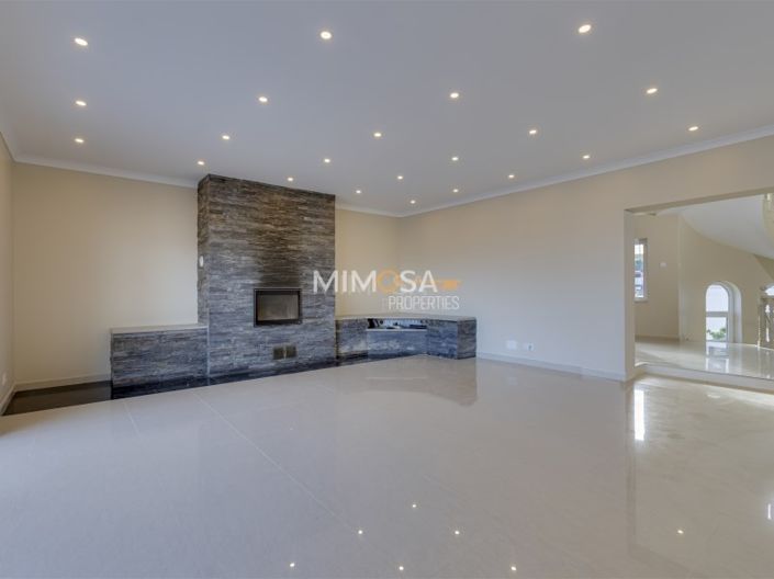 Image No.16-4 Bed House for sale