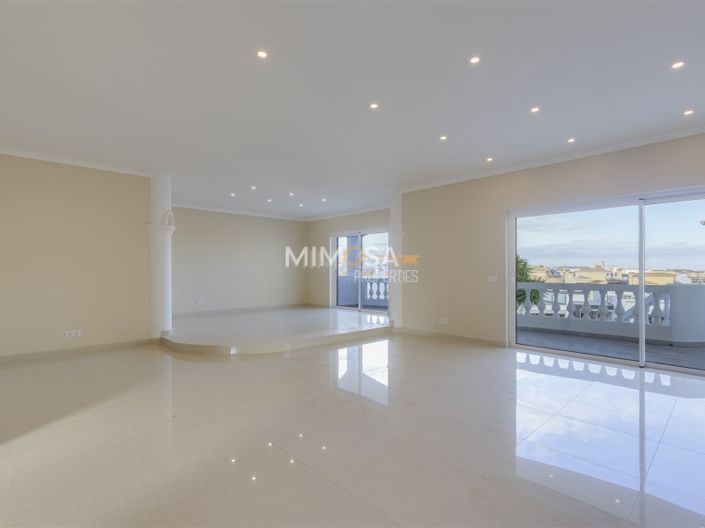 Image No.17-4 Bed House for sale