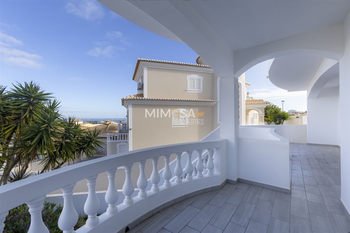 Image No.19-4 Bed Property for sale