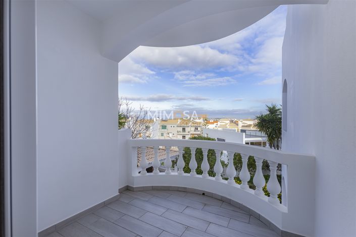 Image No.23-4 Bed Property for sale