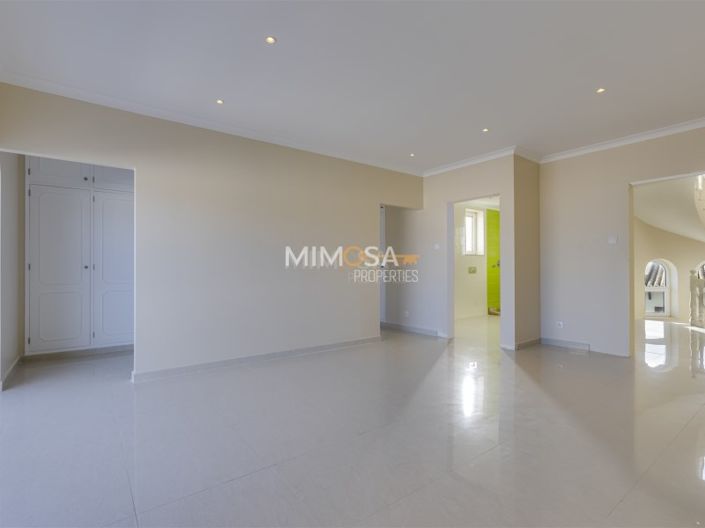 Image No.27-4 Bed House for sale