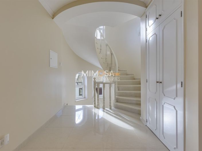 Image No.30-4 Bed House for sale