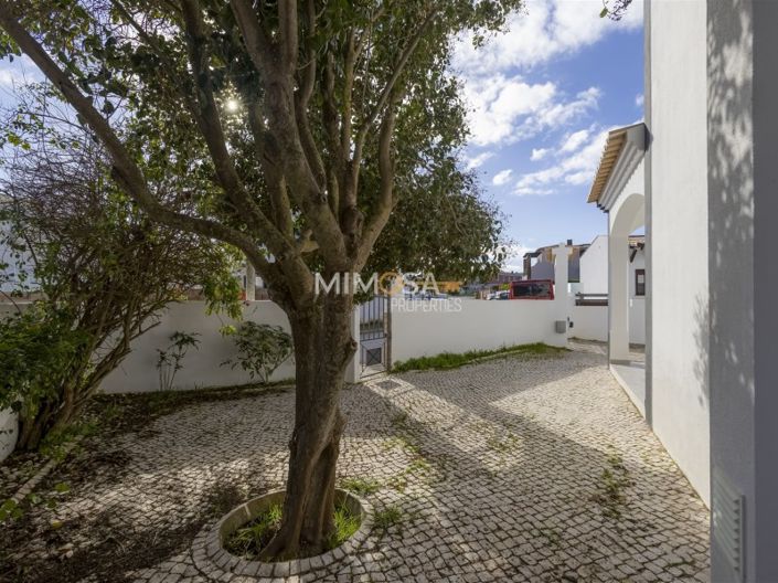 Image No.4-4 Bed House for sale