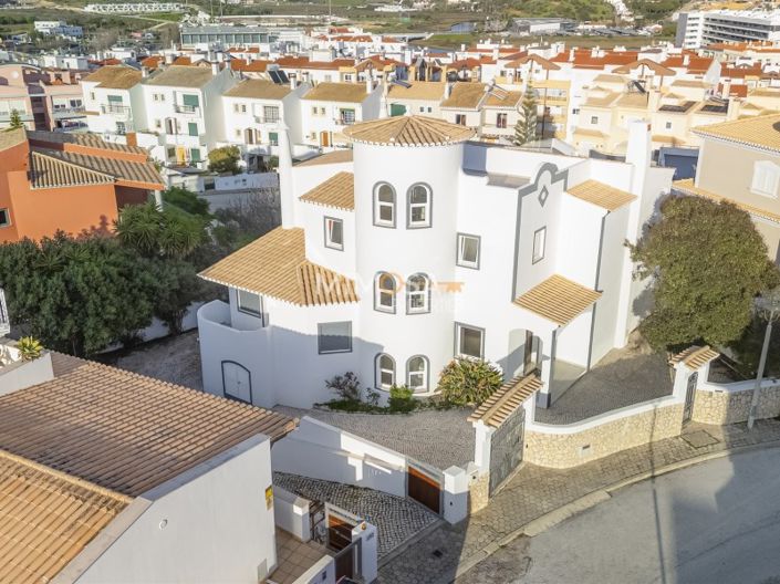 Image No.41-4 Bed House for sale