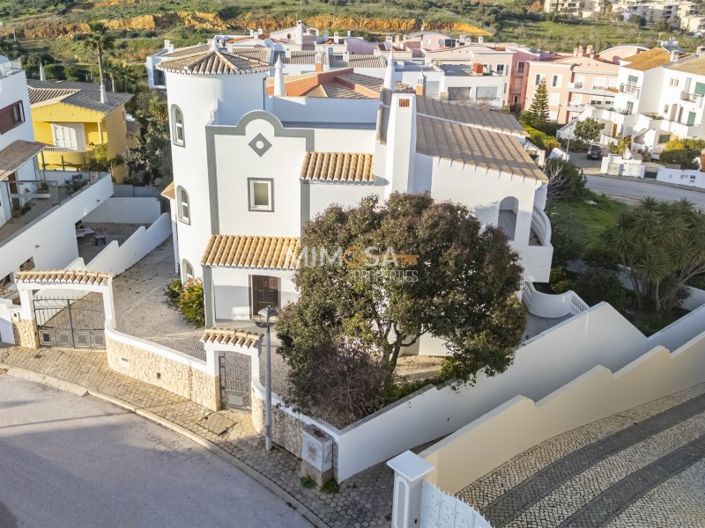 Image No.45-4 Bed House for sale