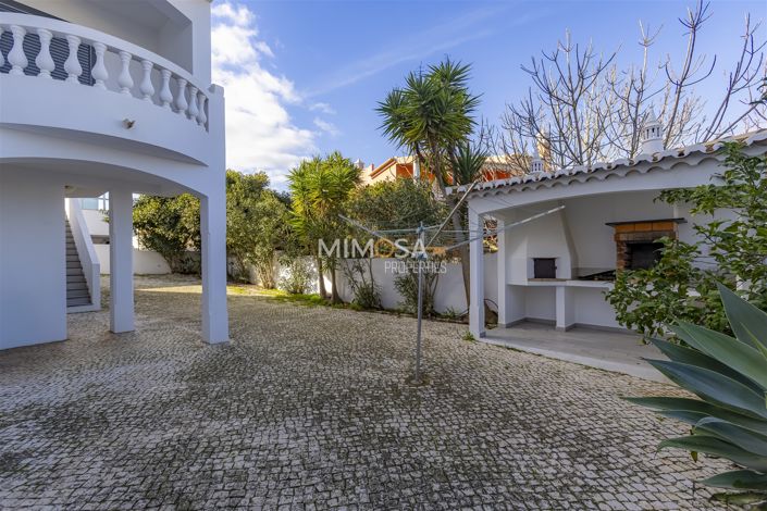 Image No.6-4 Bed Property for sale