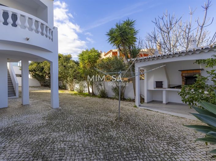 Image No.6-4 Bed House for sale