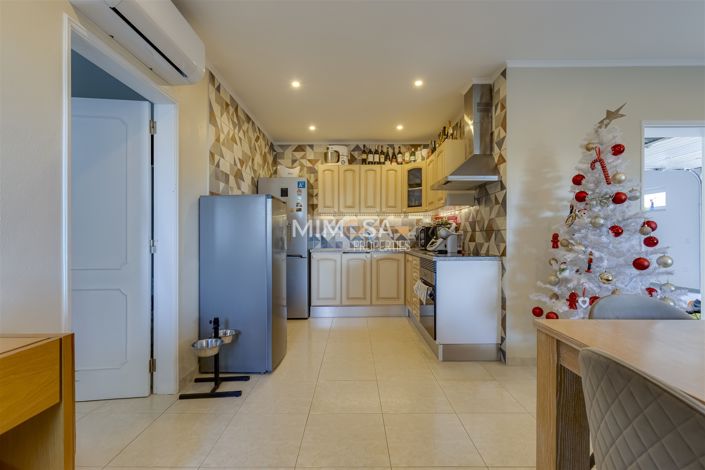 Image No.9-4 Bed Property for sale