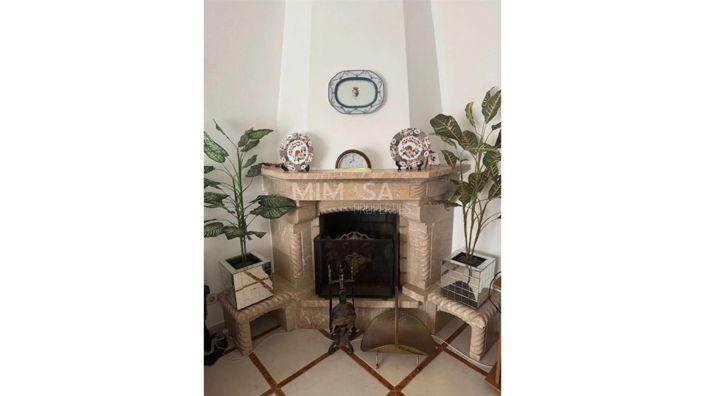 Image No.6-2 Bed Flat for sale