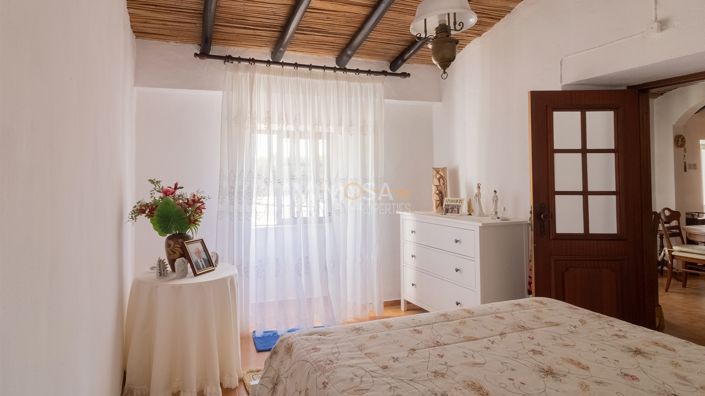 Image No.12-4 Bed Country House for sale