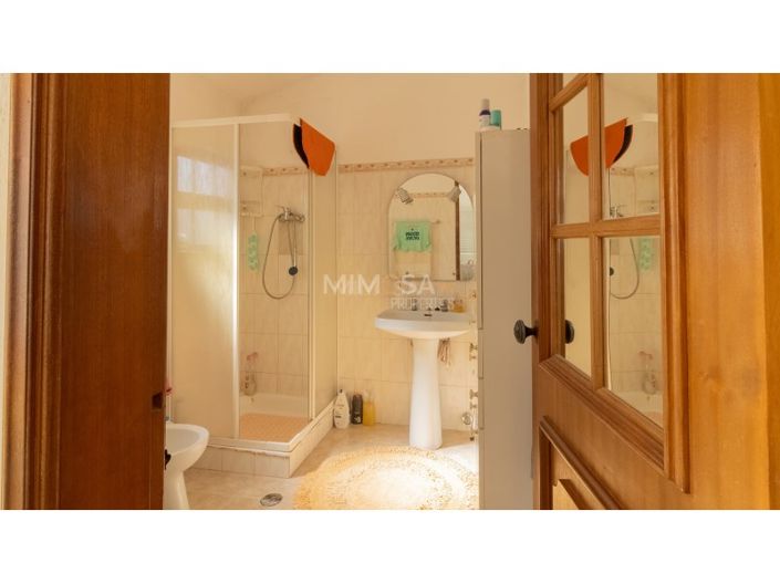 Image No.17-3 Bed Farmhouse for sale