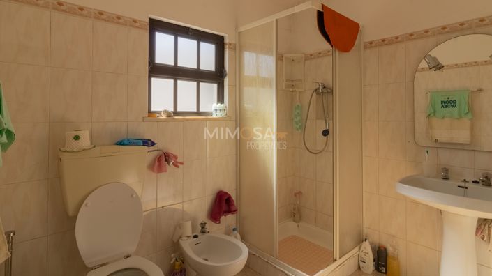 Image No.18-4 Bed Country House for sale