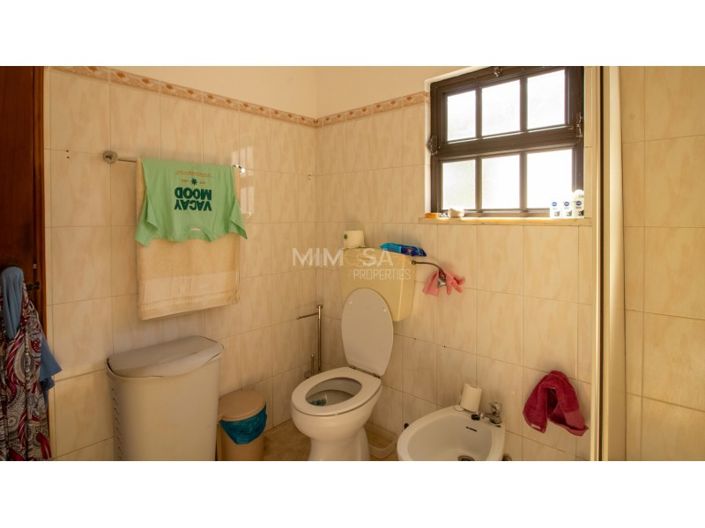 Image No.19-3 Bed Farmhouse for sale