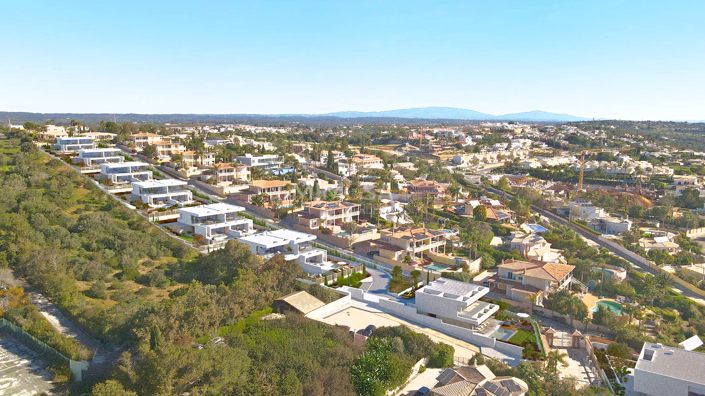 Image No.22-3 Bed Property for sale