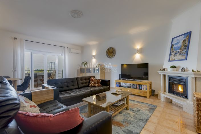 Image No.18-2 Bed Flat for sale