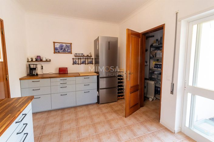 Image No.7-2 Bed Flat for sale