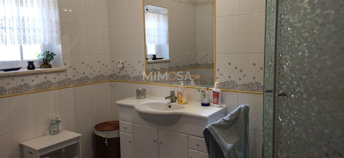 Image No.11-5 Bed House for sale