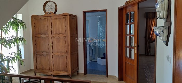 Image No.18-5 Bed House for sale