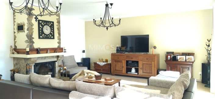 Image No.2-5 Bed House for sale