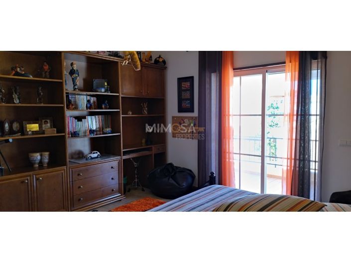 Image No.23-5 Bed House for sale