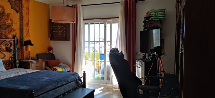 Image No.25-5 Bed House for sale