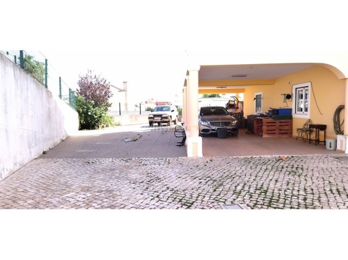 Image No.36-5 Bed House for sale