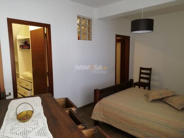 Image No.41-5 Bed House for sale